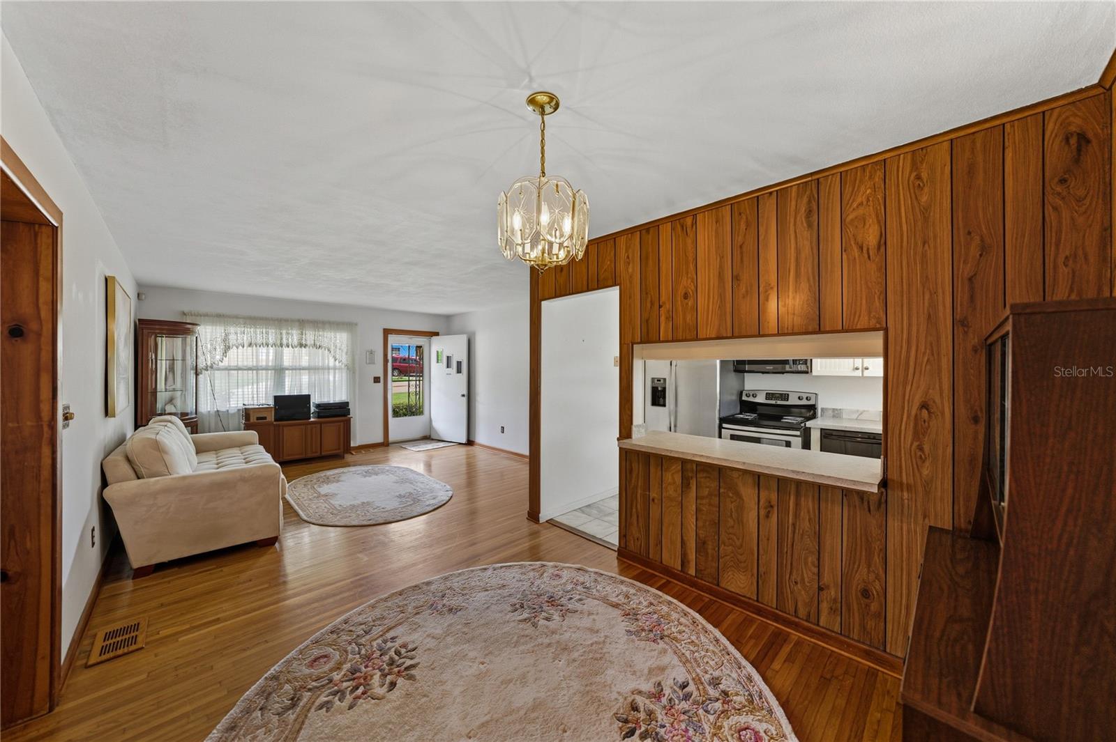 Image 10 of 42 For 307 Glendale Street