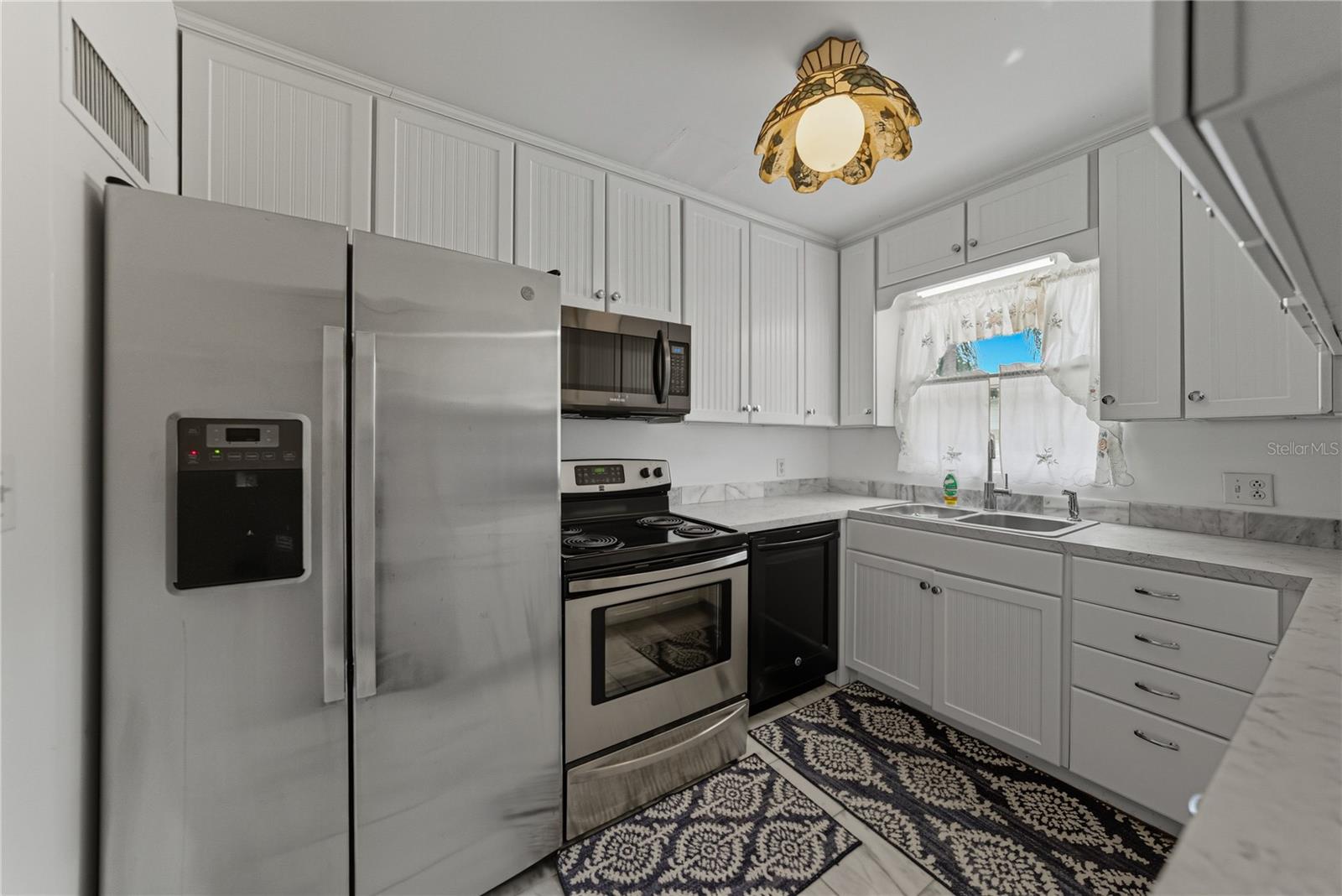 Image 12 of 42 For 307 Glendale Street