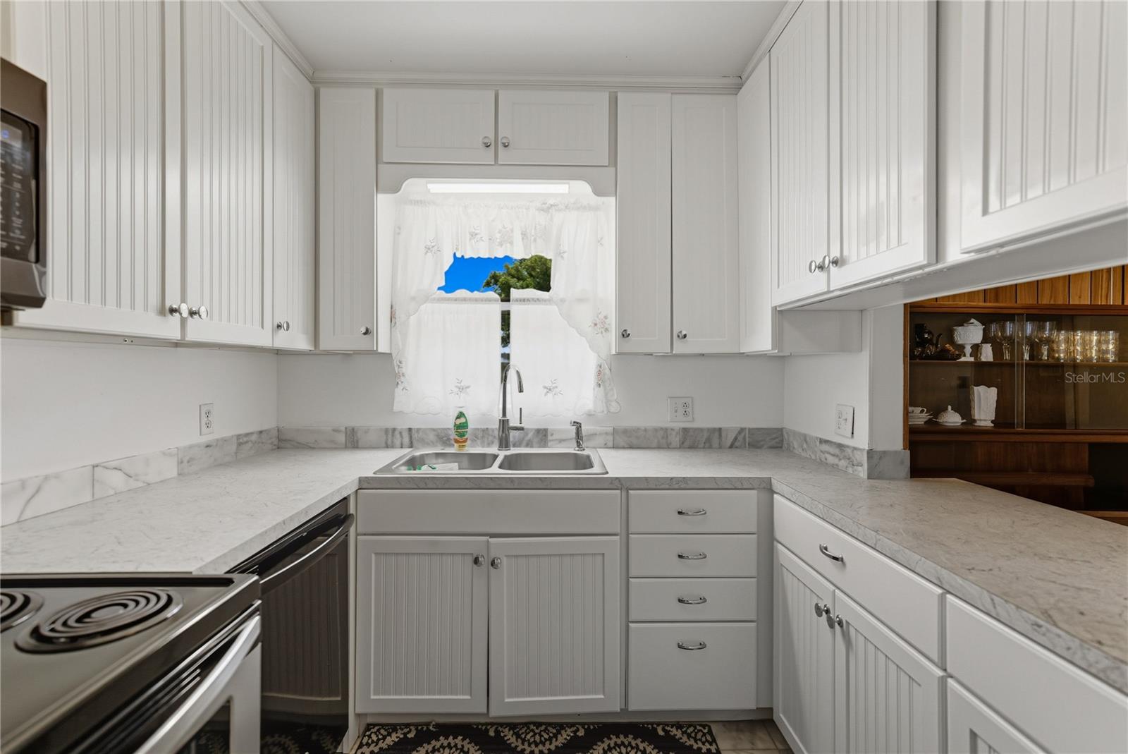 Image 13 of 42 For 307 Glendale Street