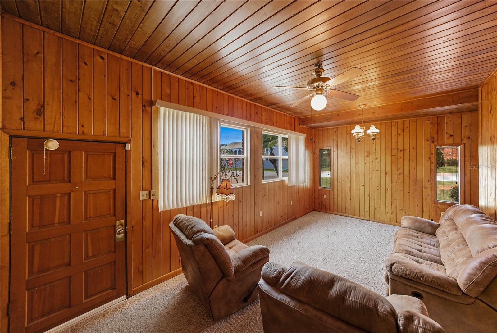 Image 16 of 42 For 307 Glendale Street