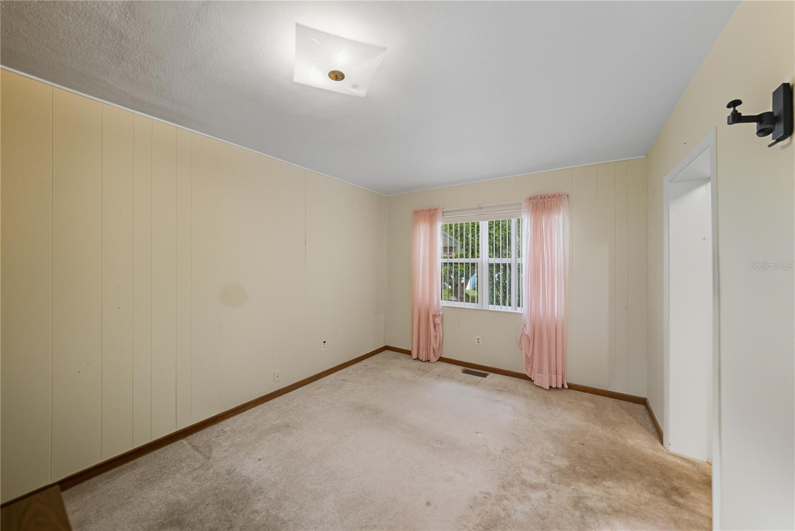 Image 20 of 42 For 307 Glendale Street