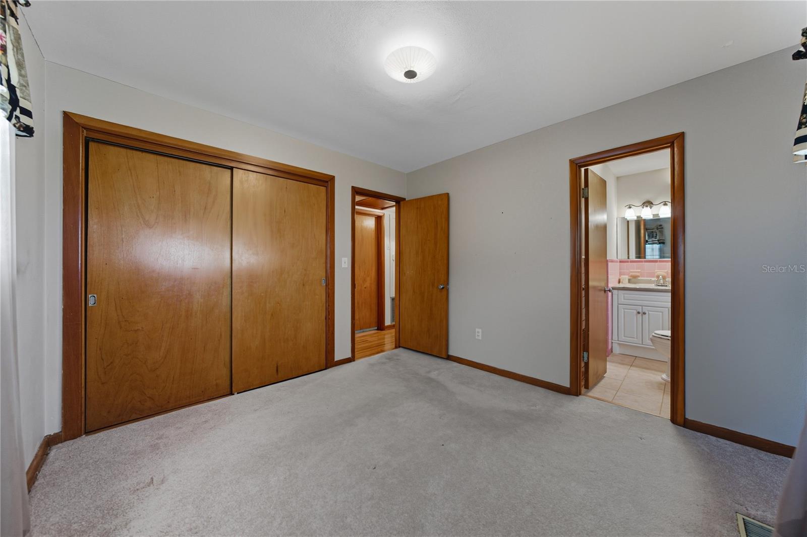 Image 29 of 42 For 307 Glendale Street