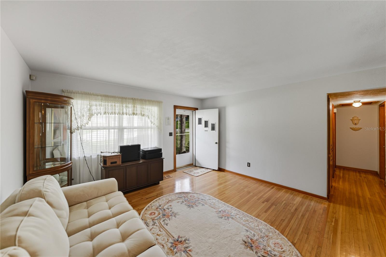 Image 5 of 42 For 307 Glendale Street