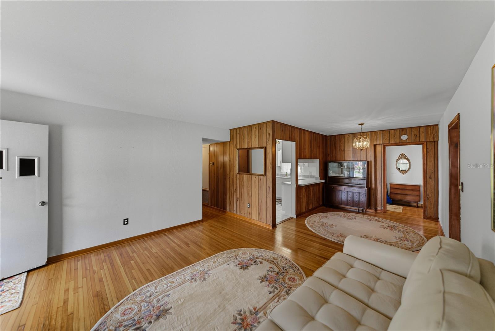 Image 7 of 42 For 307 Glendale Street