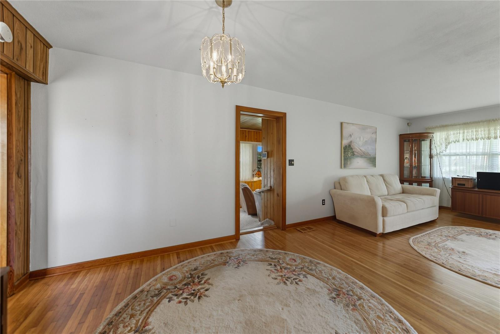 Image 9 of 42 For 307 Glendale Street