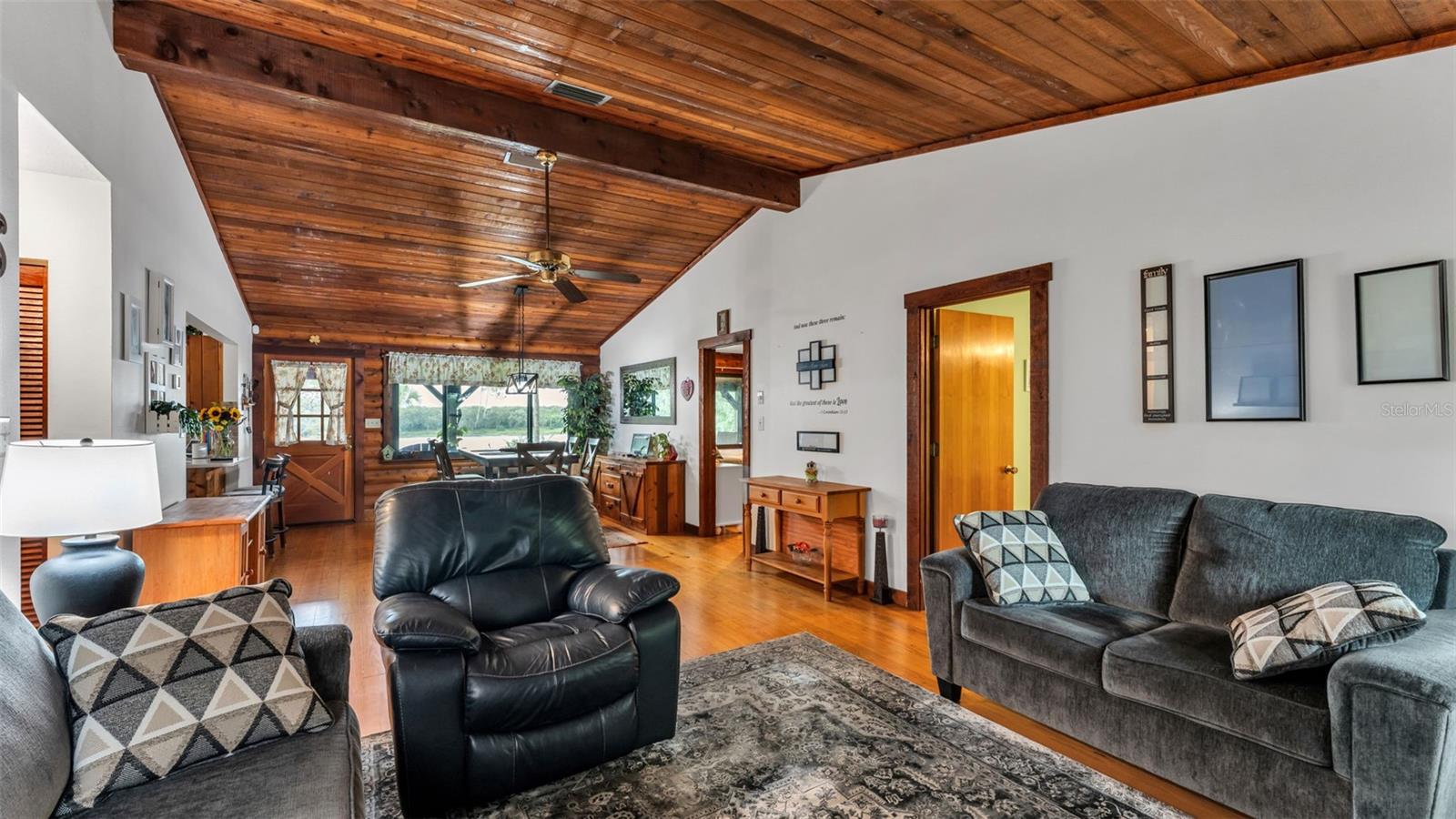 Image 12 of 67 For 219 Lake Menzies Boulevard