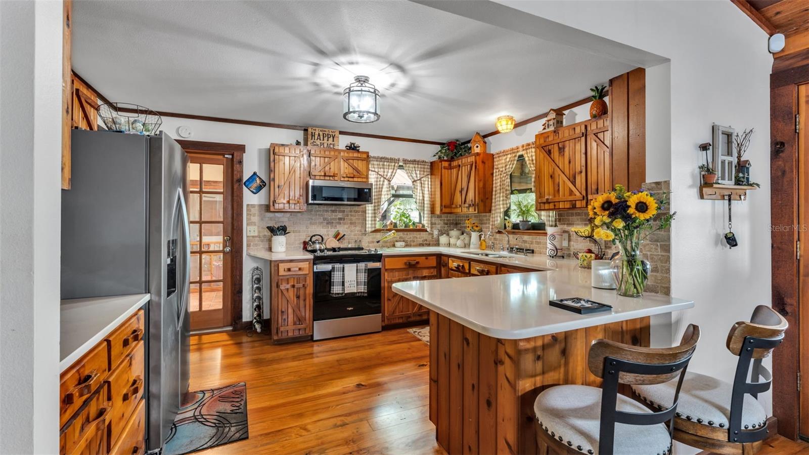 Image 14 of 67 For 219 Lake Menzies Boulevard