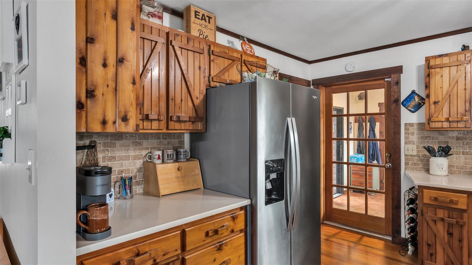 Image 15 of 67 For 219 Lake Menzies Boulevard