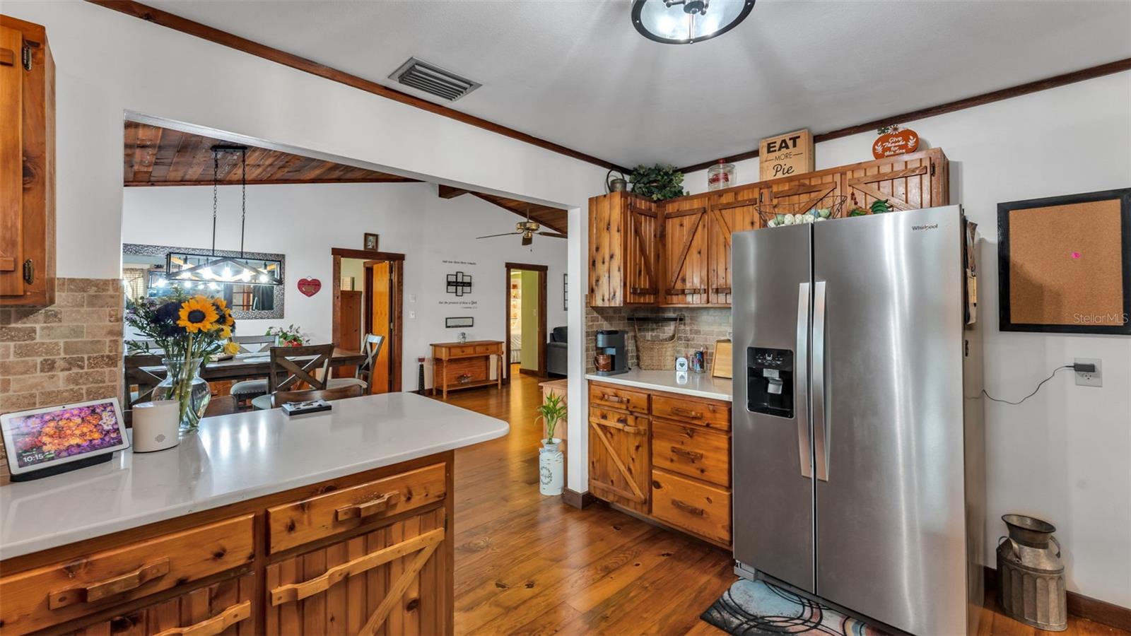 Image 18 of 67 For 219 Lake Menzies Boulevard