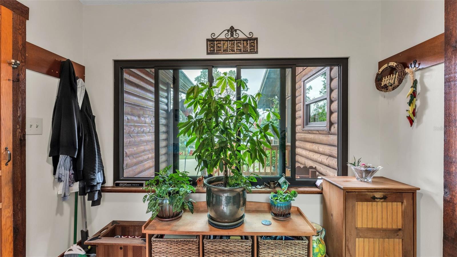 Image 34 of 67 For 219 Lake Menzies Boulevard