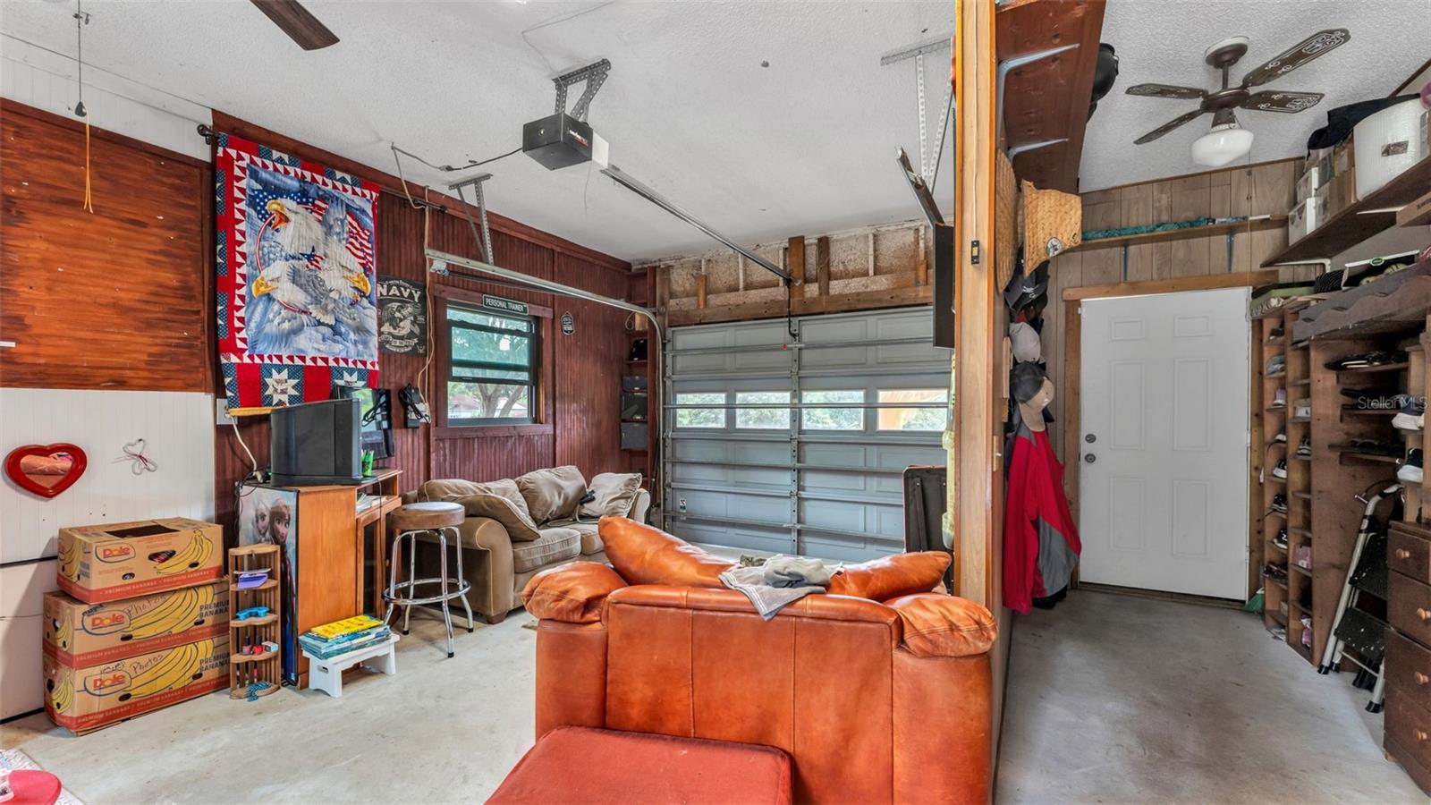 Image 37 of 67 For 219 Lake Menzies Boulevard