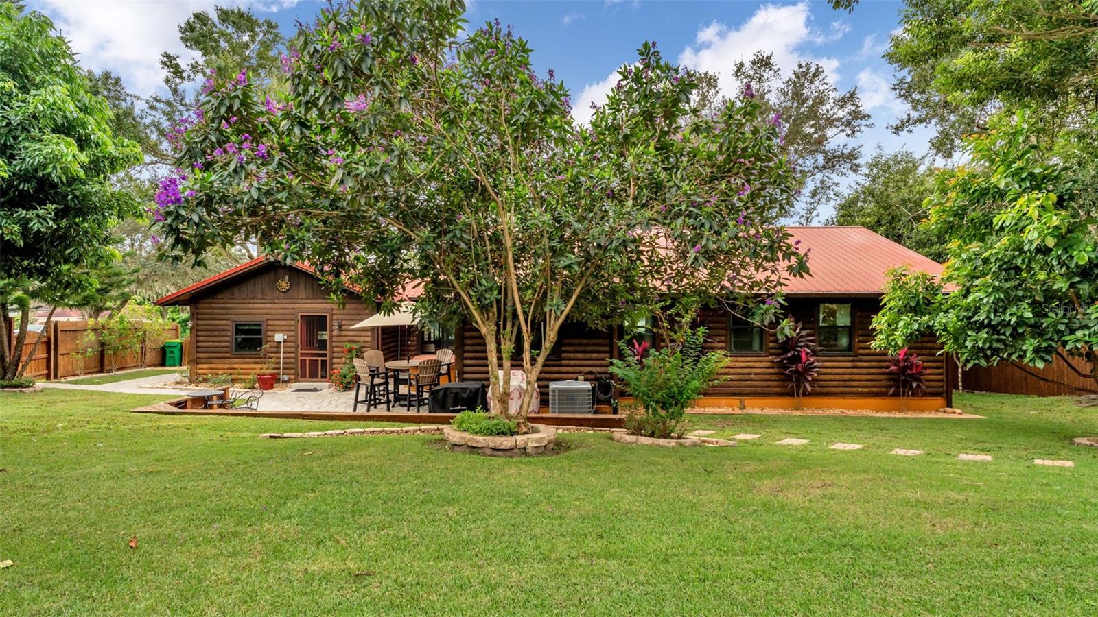 Image 44 of 67 For 219 Lake Menzies Boulevard