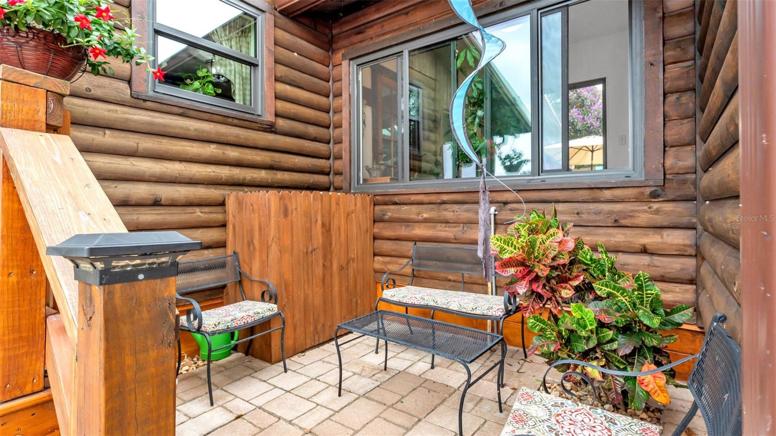 Image 46 of 67 For 219 Lake Menzies Boulevard