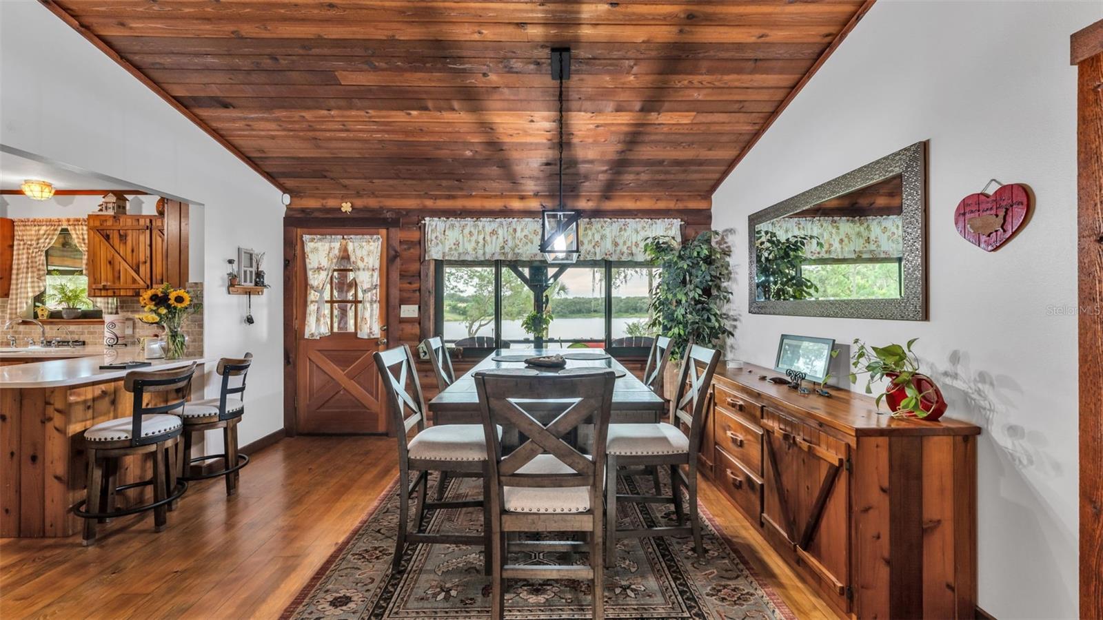 Image 8 of 67 For 219 Lake Menzies Boulevard