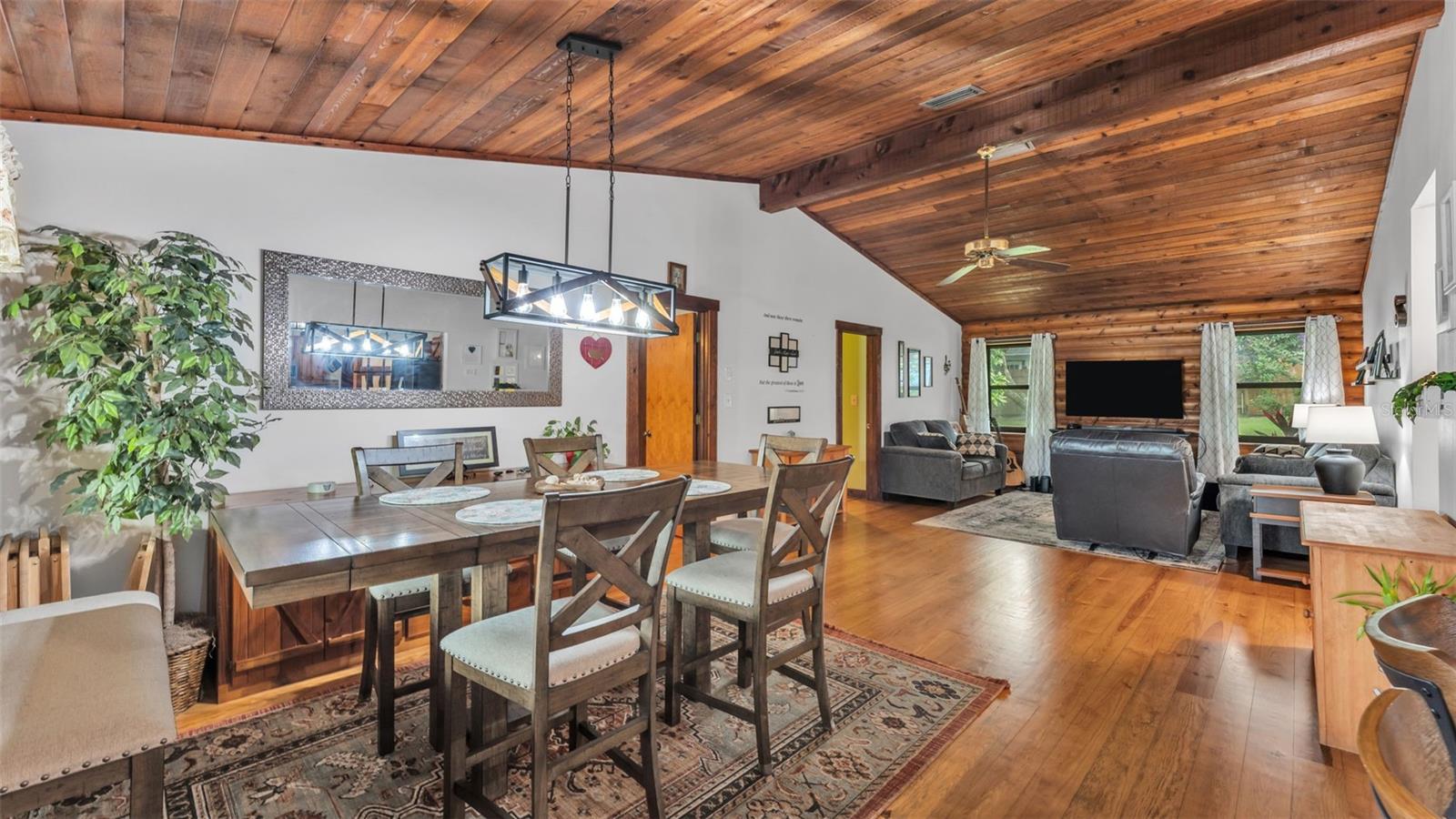 Image 9 of 67 For 219 Lake Menzies Boulevard