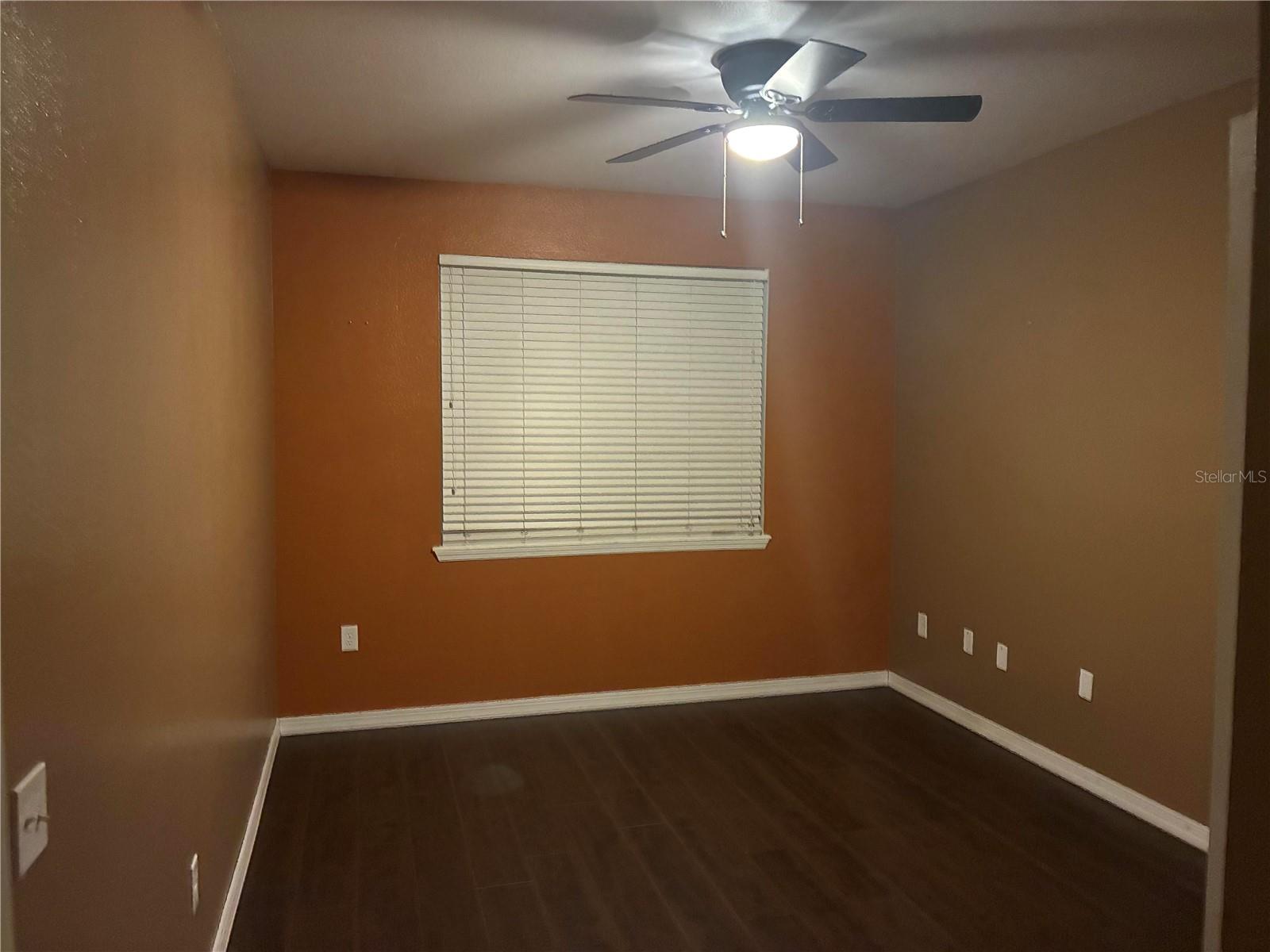 Image 17 of 22 For 3315 Parkchester Square Boulevard 206