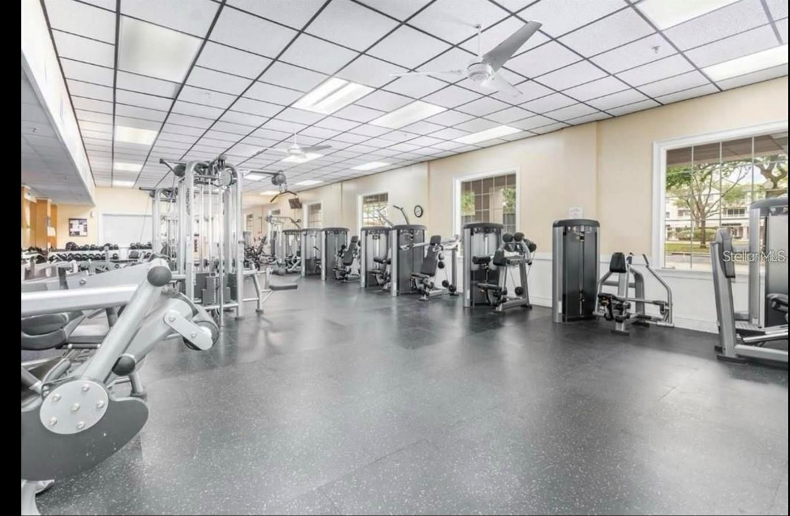 Image 21 of 22 For 3315 Parkchester Square Boulevard 206