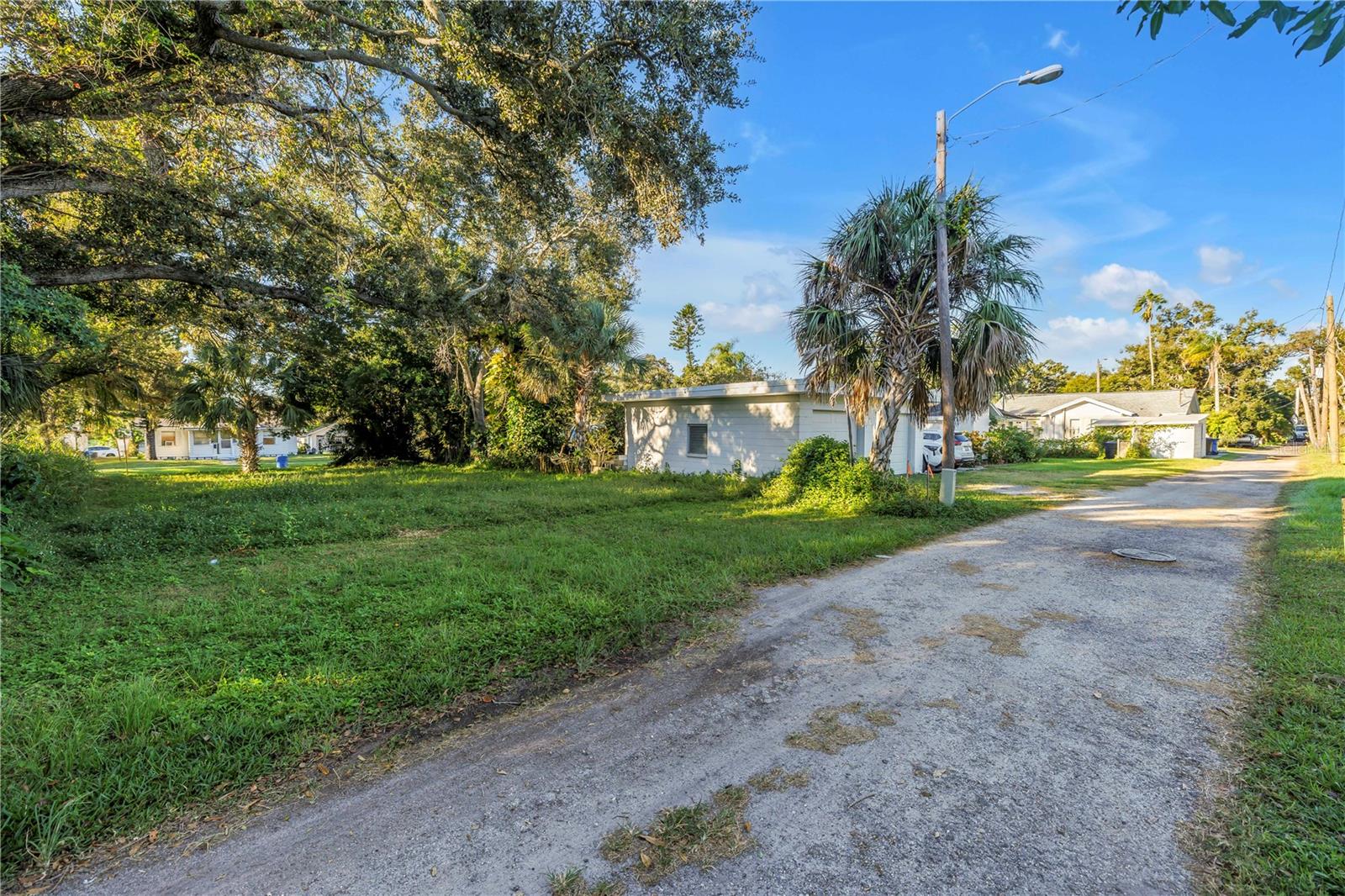 Image 17 of 24 For 2321 25th Avenue S