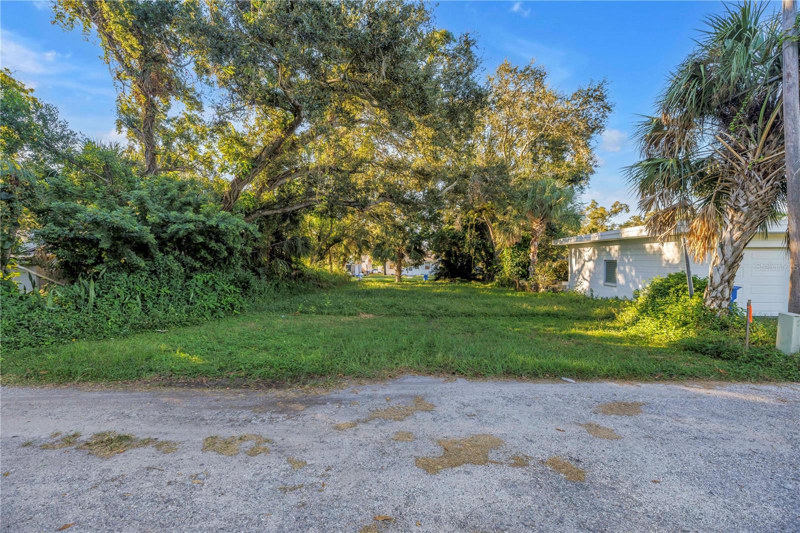 Image 3 of 24 For 2321 25th Avenue S