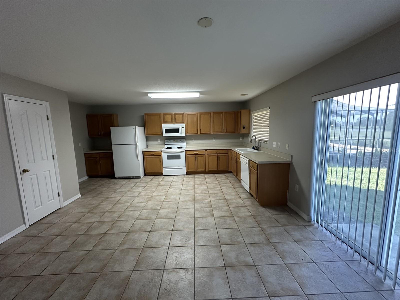 Image 8 of 28 For 6955 Lake Eaglebrooke Drive