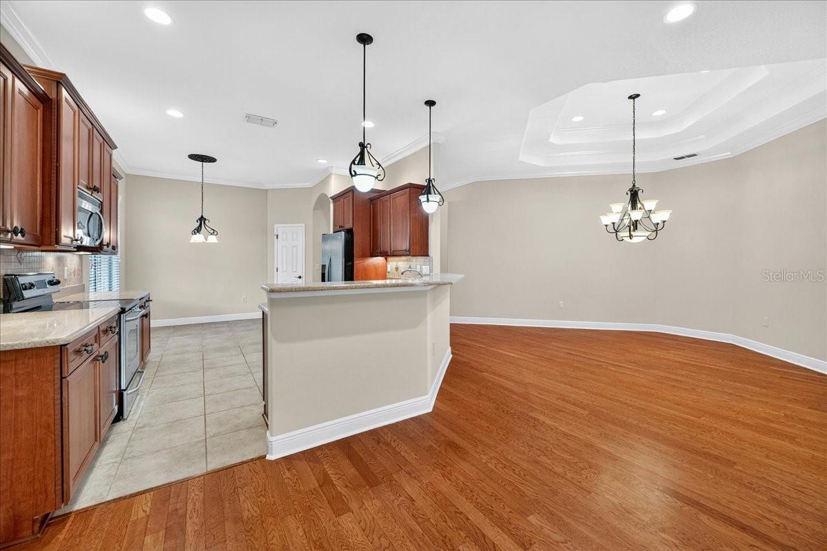 Image 10 of 39 For 6103 Stoney Creek Way