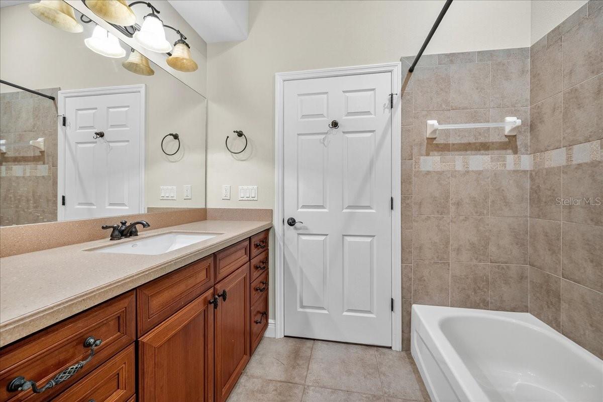 Image 26 of 39 For 6103 Stoney Creek Way