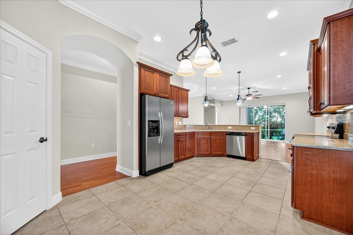 Image 6 of 39 For 6103 Stoney Creek Way