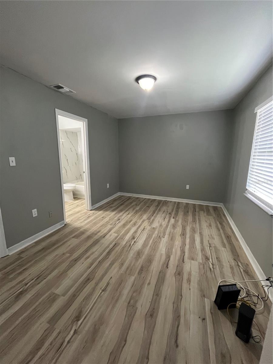 Image 5 of 10 For 2502 Chestnut Woods Drive