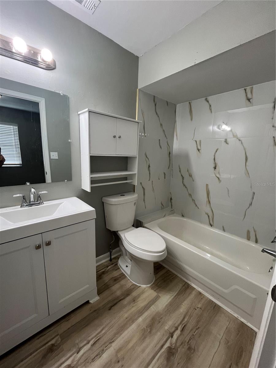 Image 6 of 10 For 2502 Chestnut Woods Drive