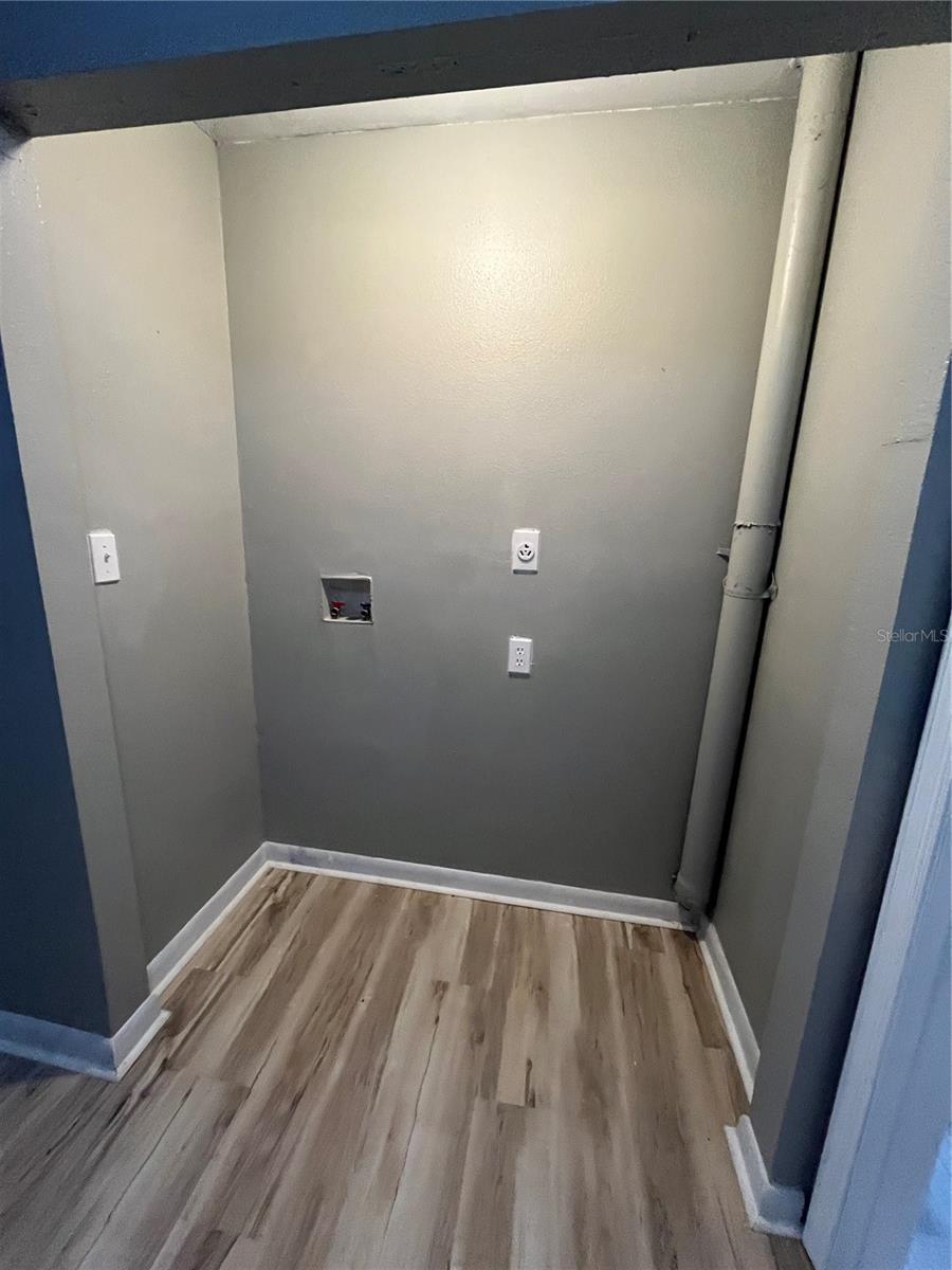 Image 7 of 10 For 2502 Chestnut Woods Drive