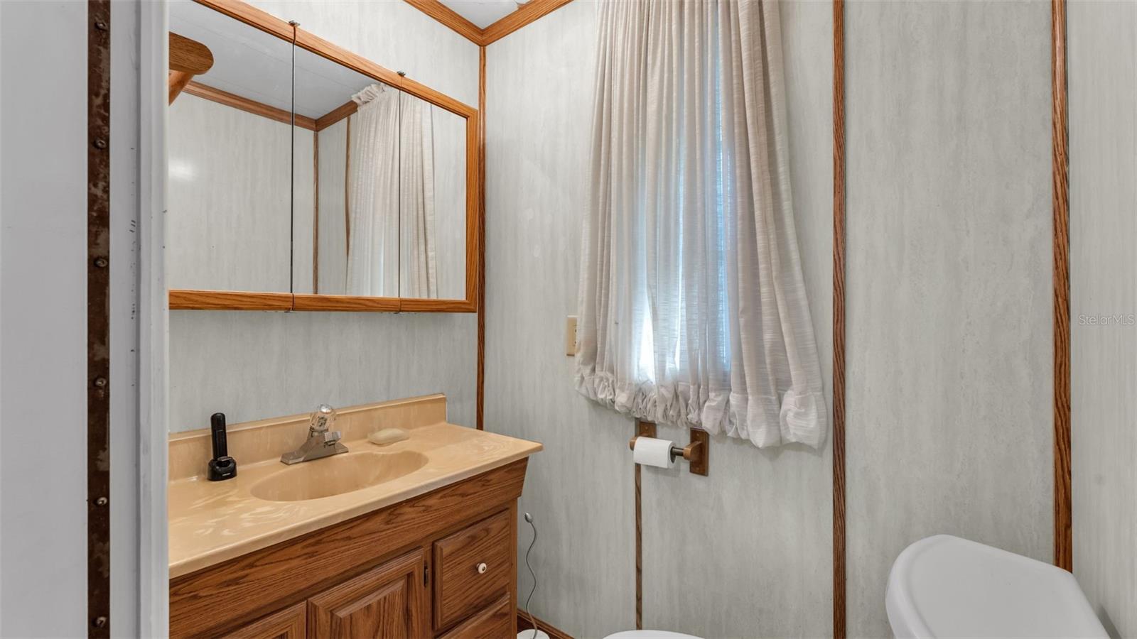 Image 14 of 51 For 618 Elizabeth Lane