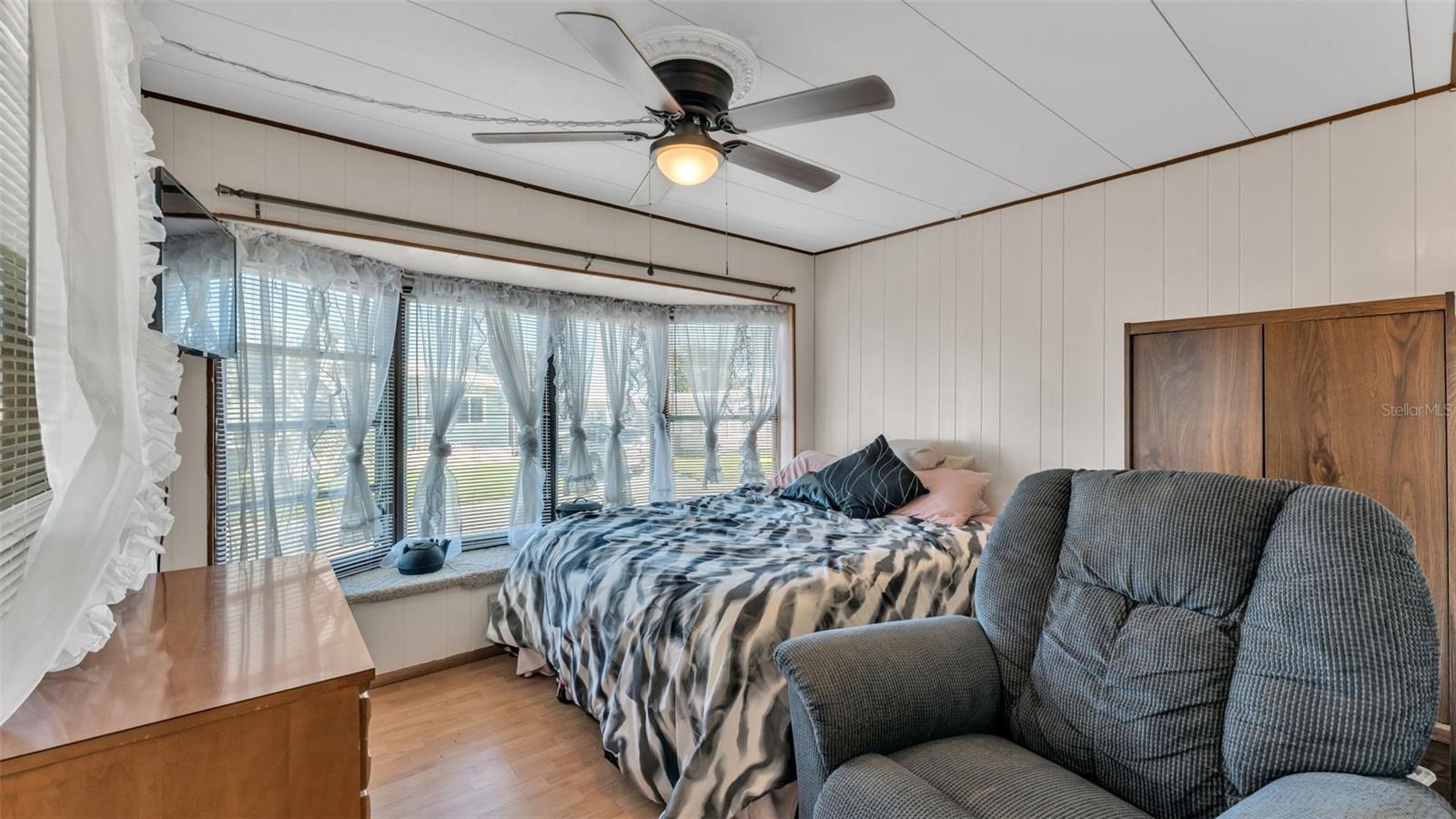 Image 19 of 51 For 618 Elizabeth Lane