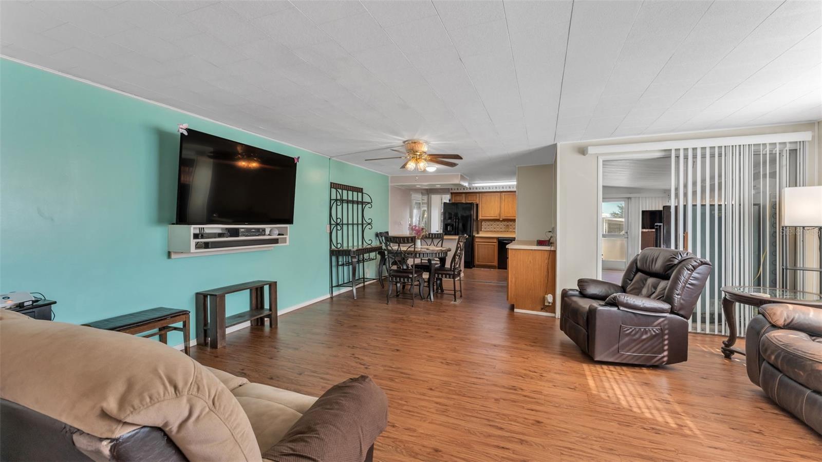 Image 22 of 51 For 618 Elizabeth Lane