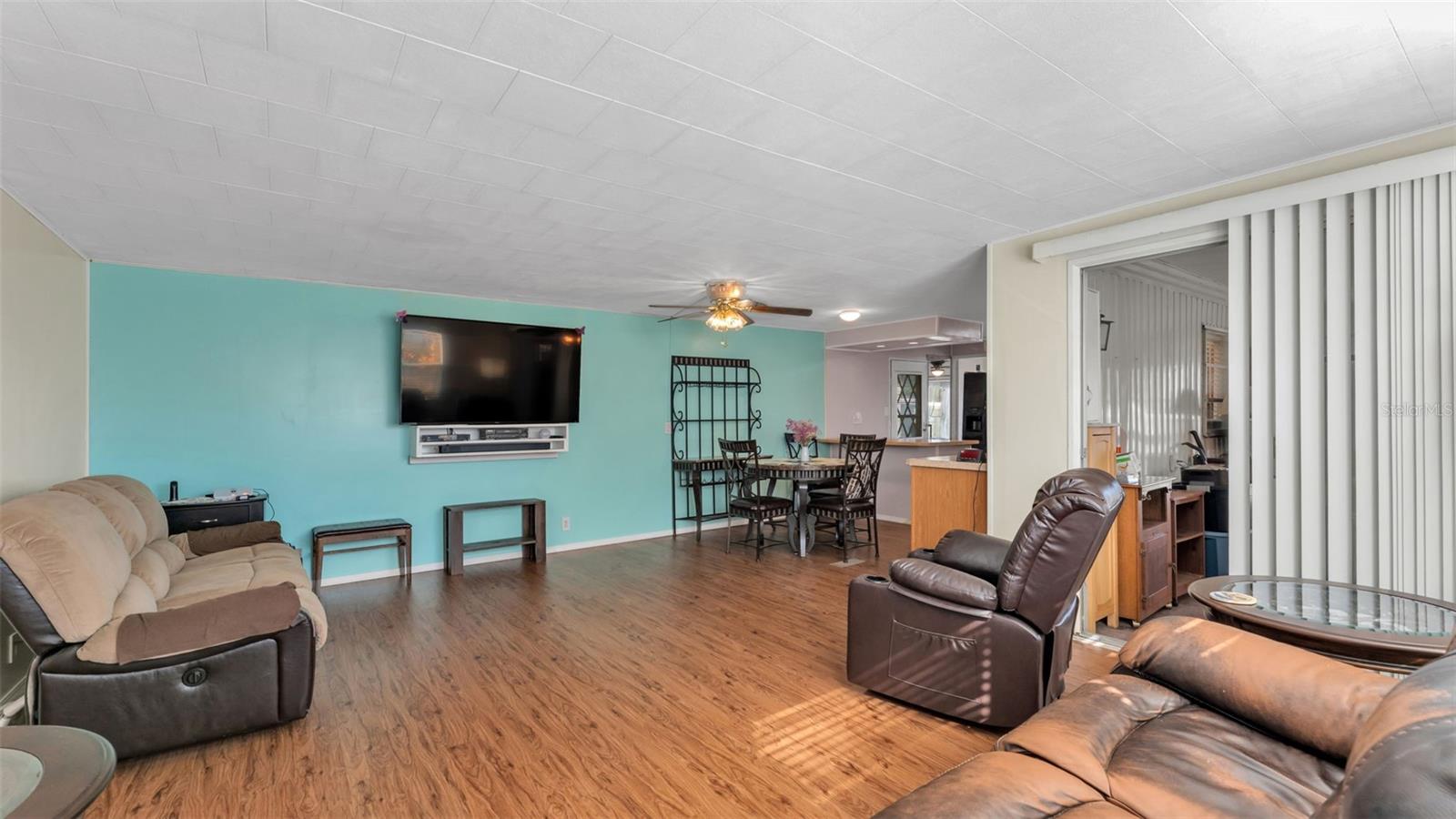 Image 23 of 51 For 618 Elizabeth Lane