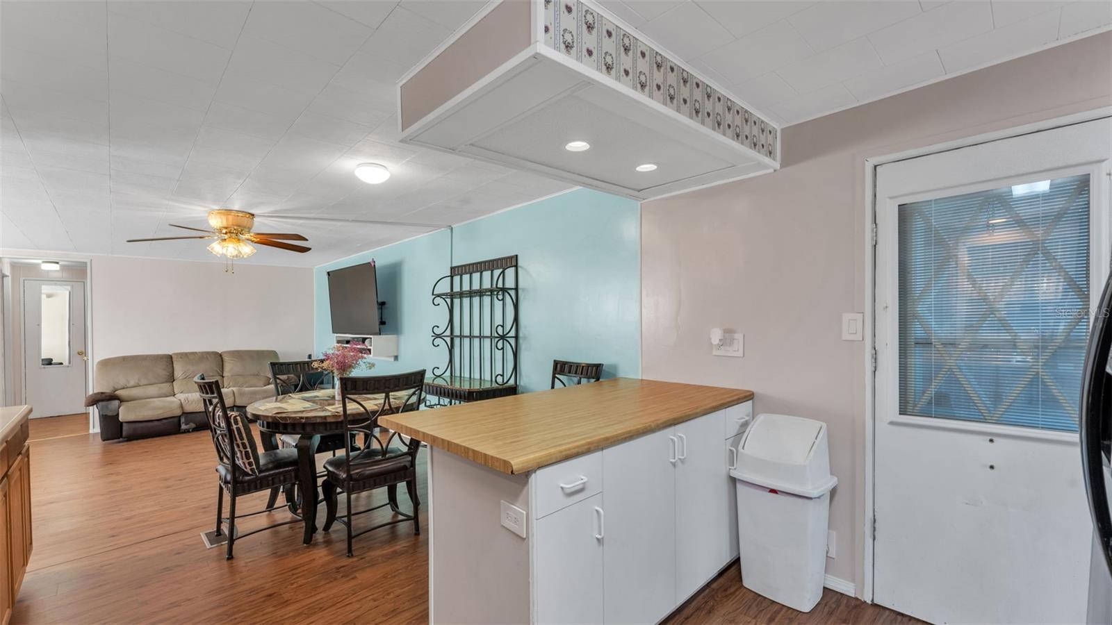 Image 31 of 51 For 618 Elizabeth Lane