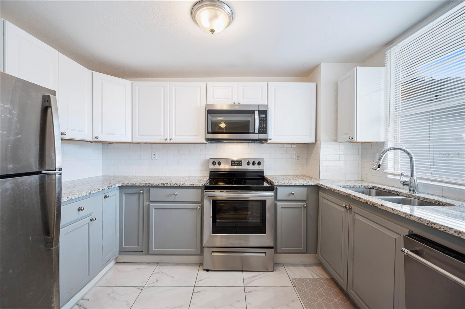 Image 10 of 32 For 2318 Golfview Street