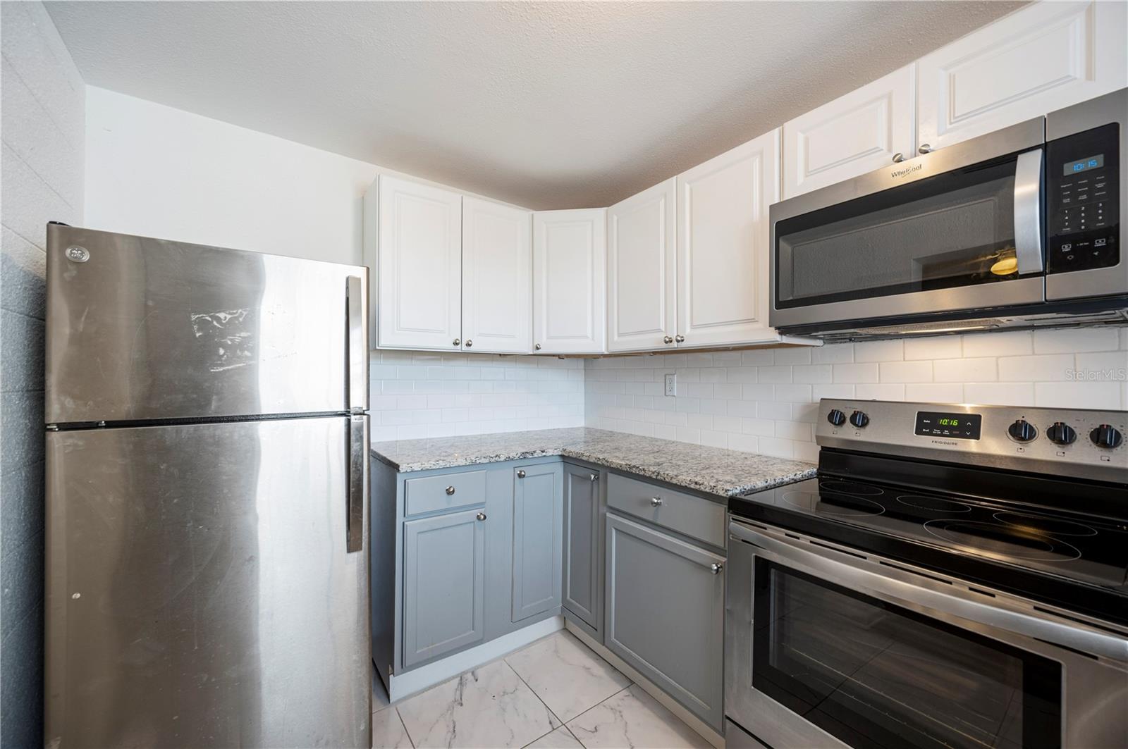 Image 13 of 32 For 2318 Golfview Street