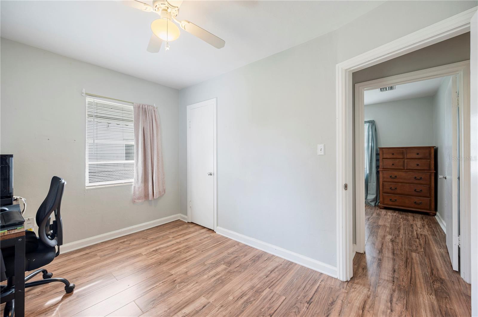 Image 21 of 32 For 2318 Golfview Street