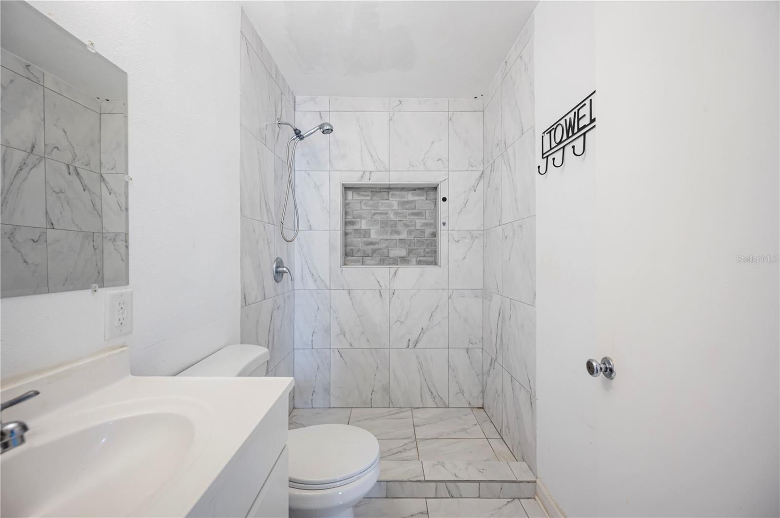 Image 23 of 32 For 2318 Golfview Street