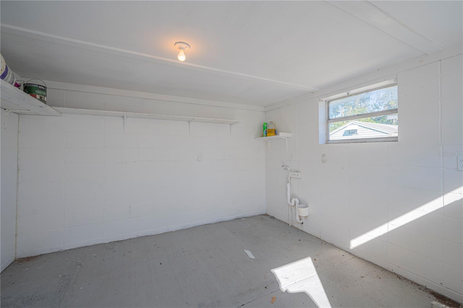 Image 26 of 32 For 2318 Golfview Street