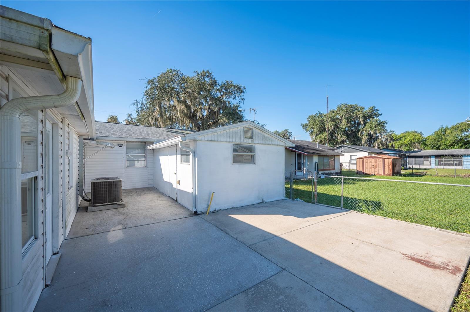 Image 29 of 32 For 2318 Golfview Street