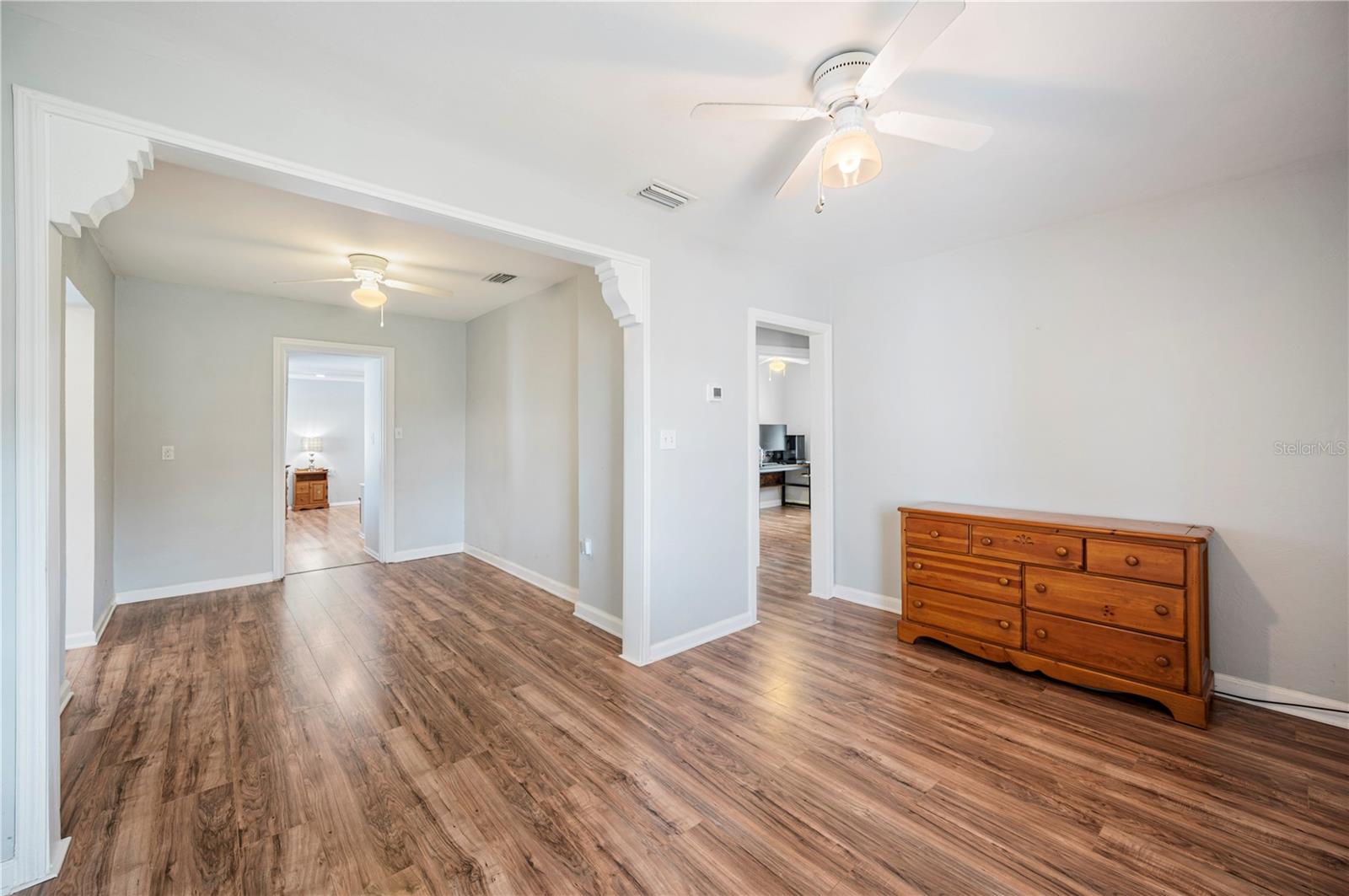 Image 6 of 32 For 2318 Golfview Street