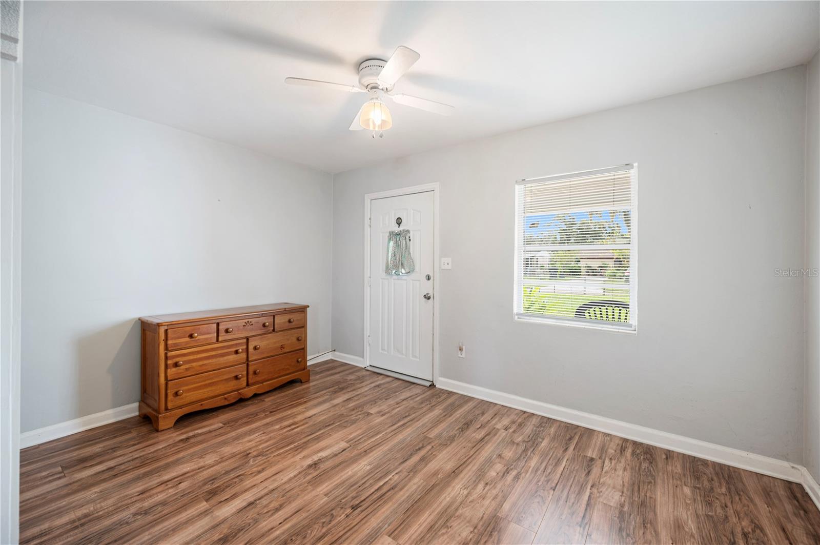 Image 7 of 32 For 2318 Golfview Street