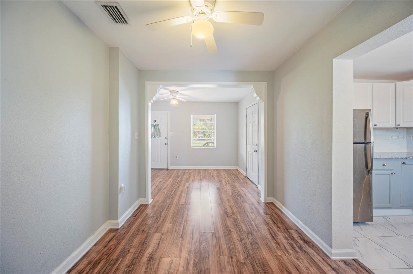 Image 9 of 32 For 2318 Golfview Street