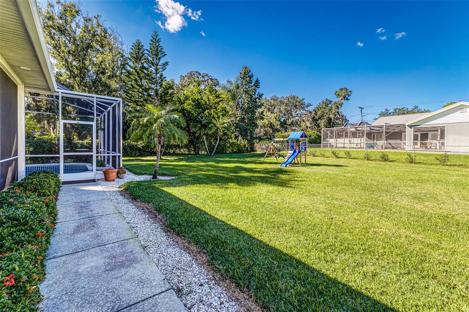Image 33 of 37 For 870 De La Bosque Avenue