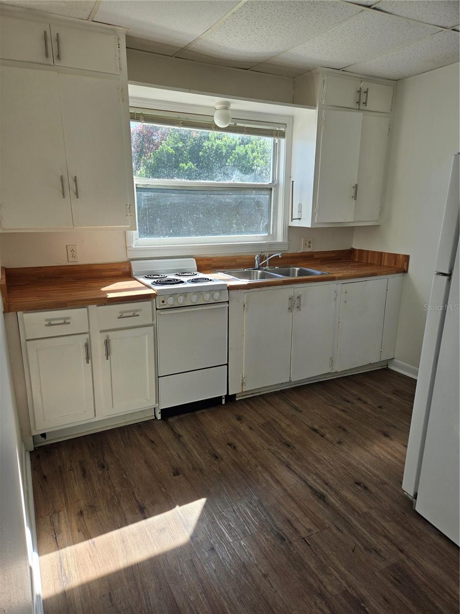 Image 5 of 6 For 202 Shepard Avenue A