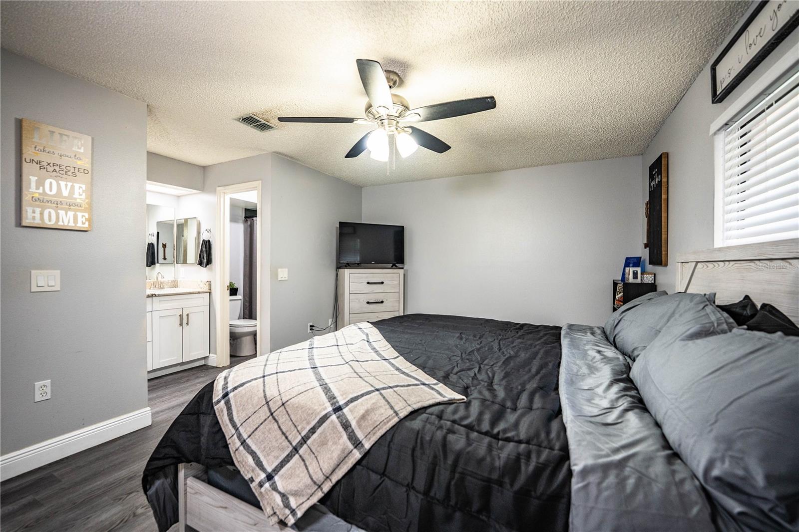 Image 16 of 31 For 4157 Sunny View Drive