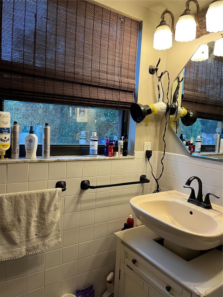 Image 16 of 24 For 6727 East Road