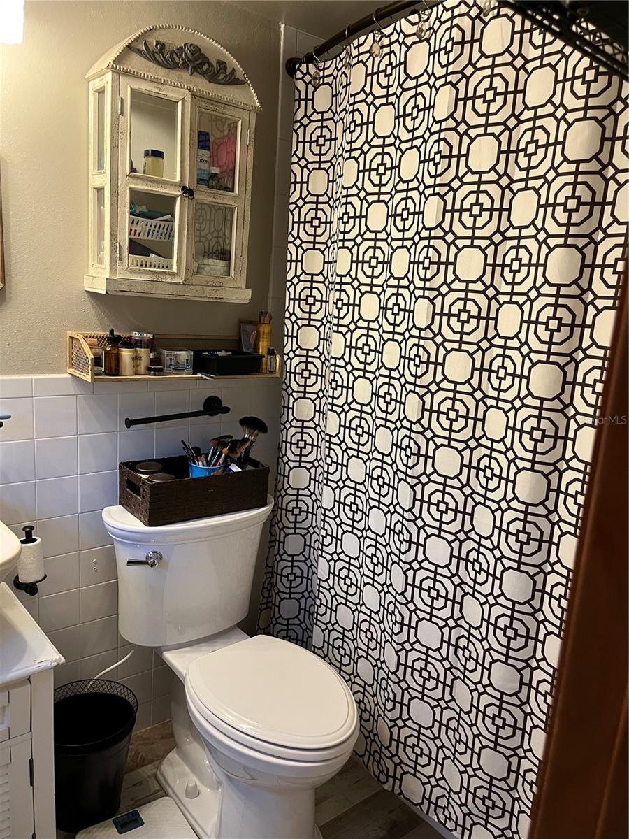 Image 17 of 24 For 6727 East Road