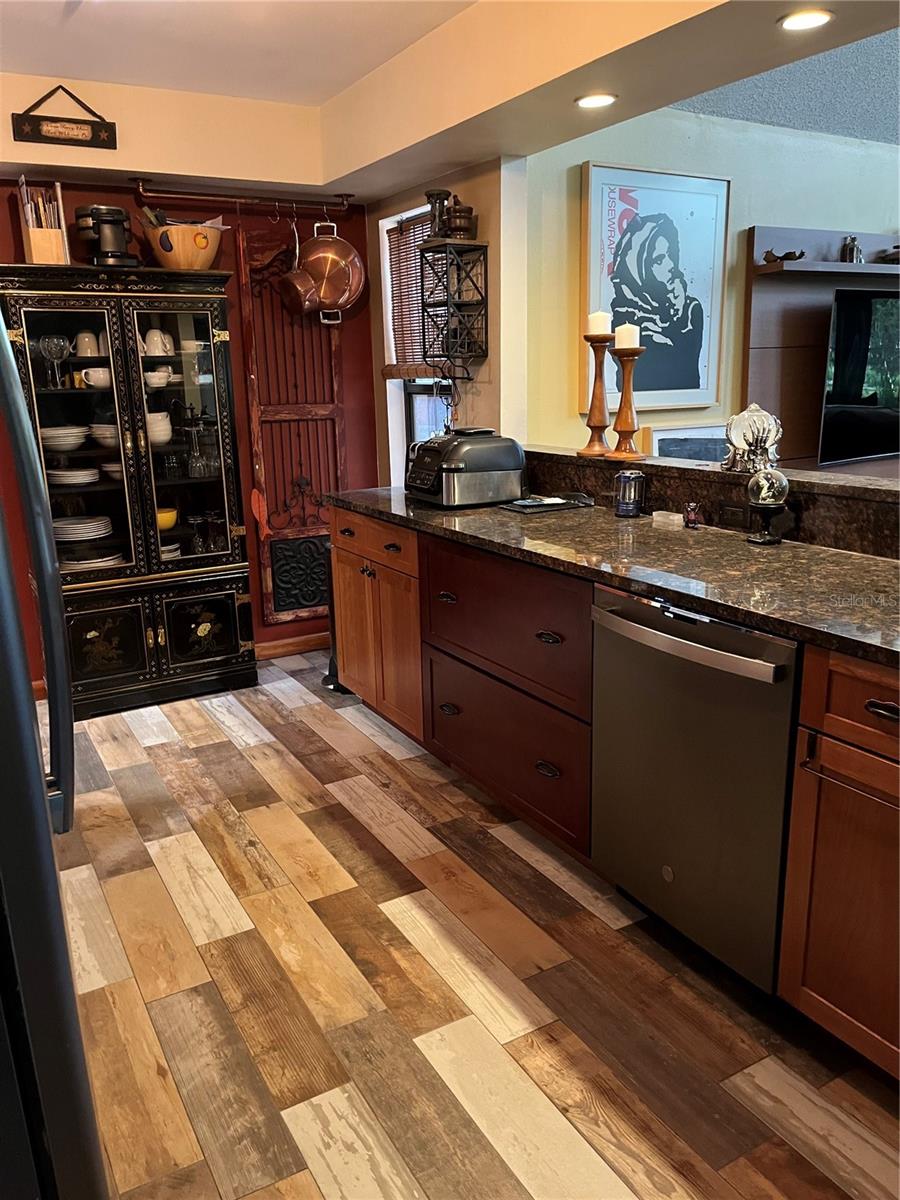 Image 4 of 24 For 6727 East Road